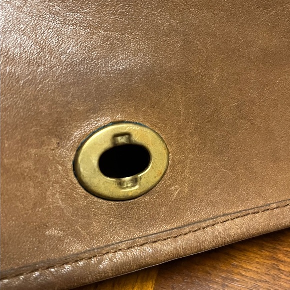 Coach vintage early 90s crossbody small leather bag, cute! Made in USA - Picture 7 of 17
